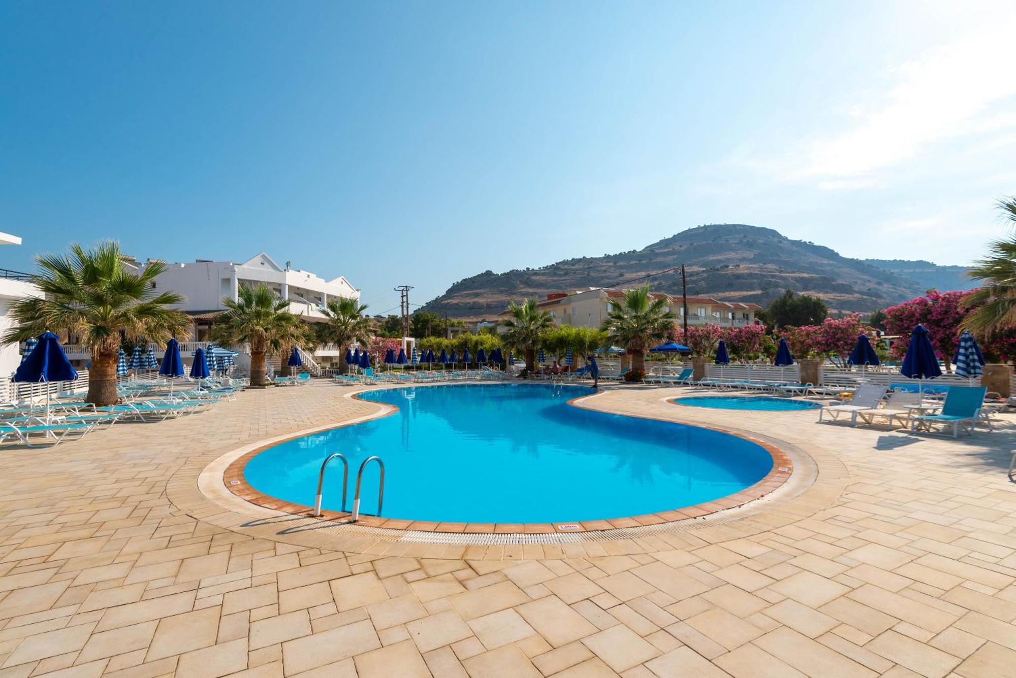 Elvita Beach Hotel คิโอตาริ ภายนอก รูปภาพ
