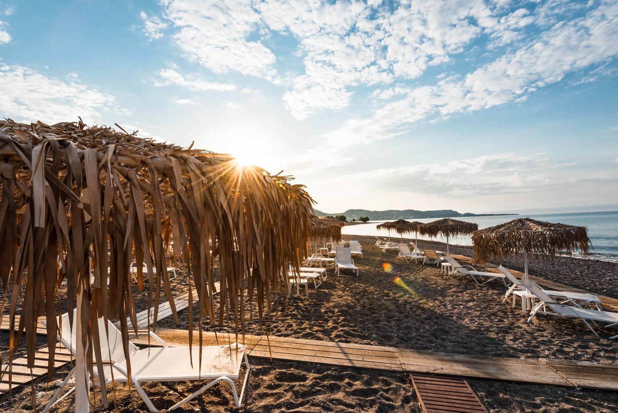 Elvita Beach Hotel คิโอตาริ ภายนอก รูปภาพ