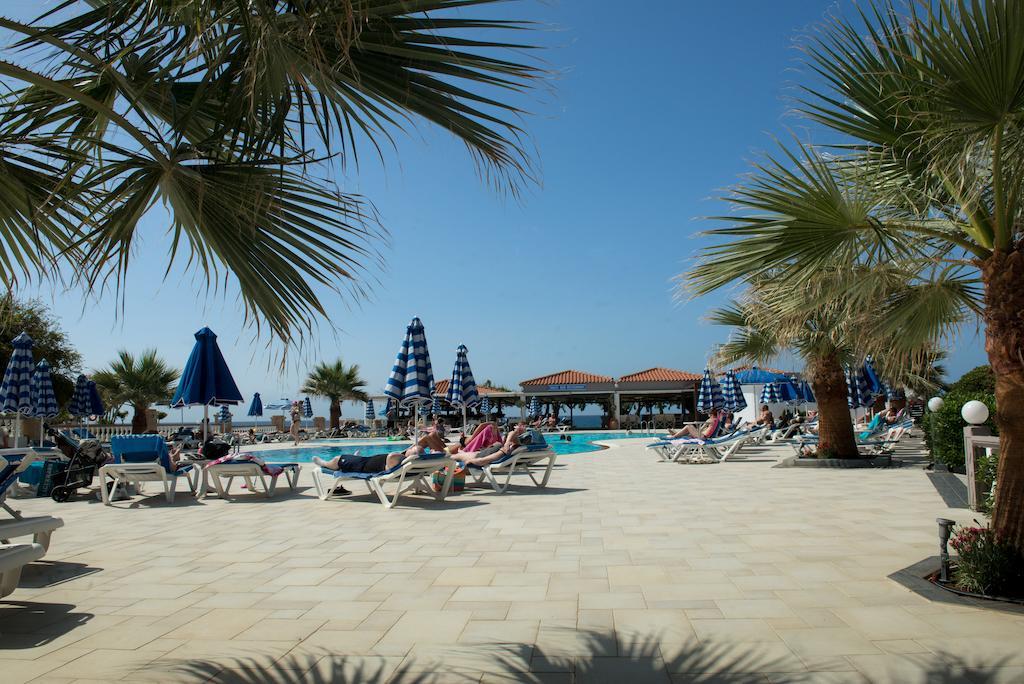 Elvita Beach Hotel คิโอตาริ ภายนอก รูปภาพ